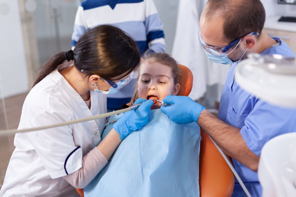 how to handle common pediatric dental emergencies
